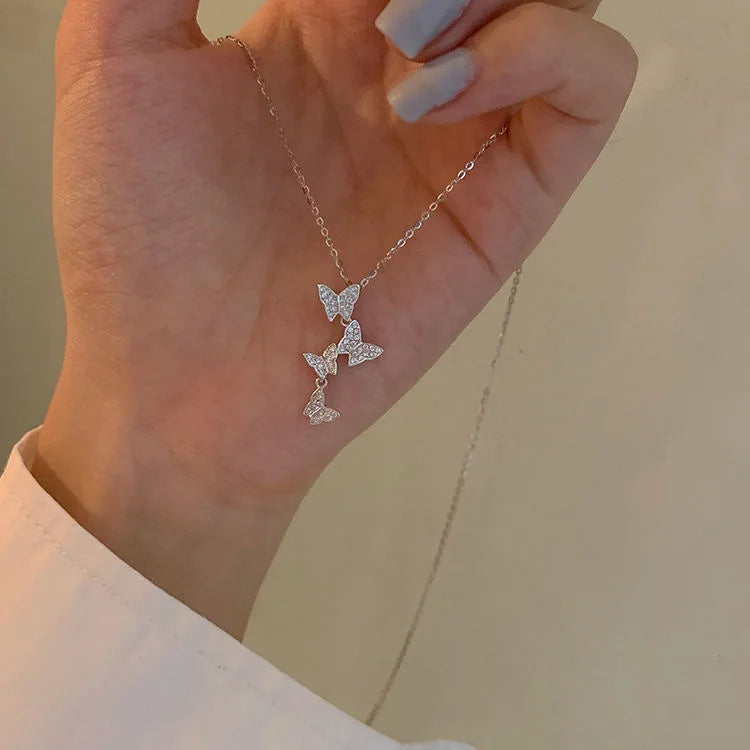 قلادة فراشة لامعة جديدة للسيدات